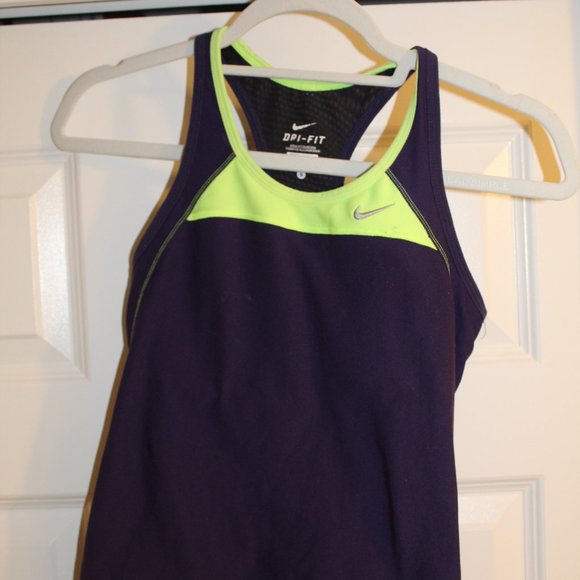 Nike Dri fit Workout Top - Picture 1 of 3